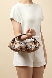 Hermes Balusoie Silk With Hunter HM5216 Size 32x24x12cm - 3