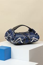 Hermes Balusoie Silk With Hunter HM5217 Size 32x24x12cm - 1