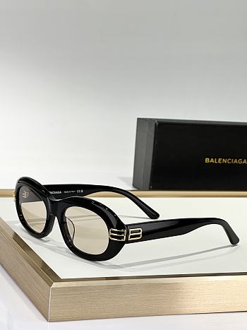 Balenciaga Glasses B000-01