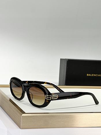 Balenciaga Glasses B000-05