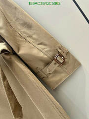 Burberry Women's Down Jacket Code QC5062-01 - 2