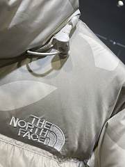 The North Face  KAWS Cowes XX Jacket TNF430-01 - 4