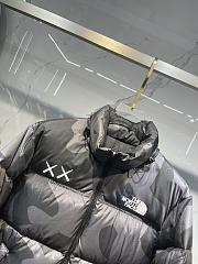 The North Face  KAWS Cowes XX Jacket TNF430-02 - 4
