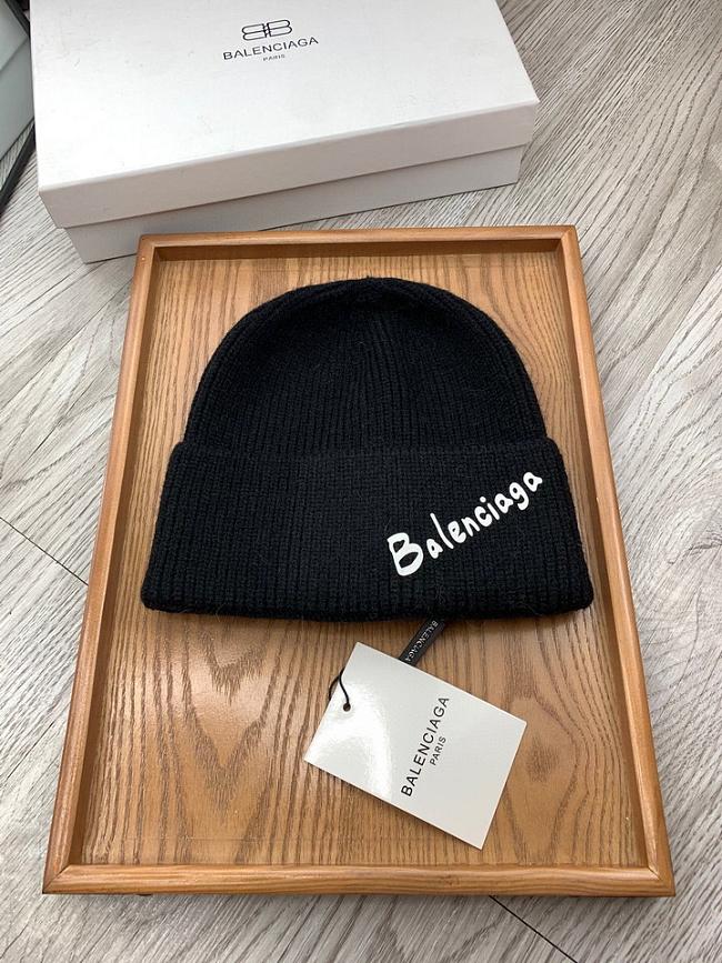 Balenciaga Beanie Code BS3204-01 - 1