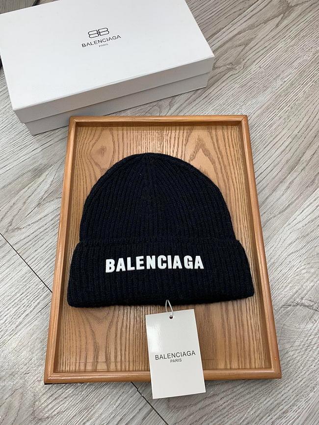 Balenciaga Beanie Code BS3025-05 - 1