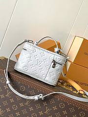 LV Vanity Chain Pouch M13539 Size 19x13x11cm - 4