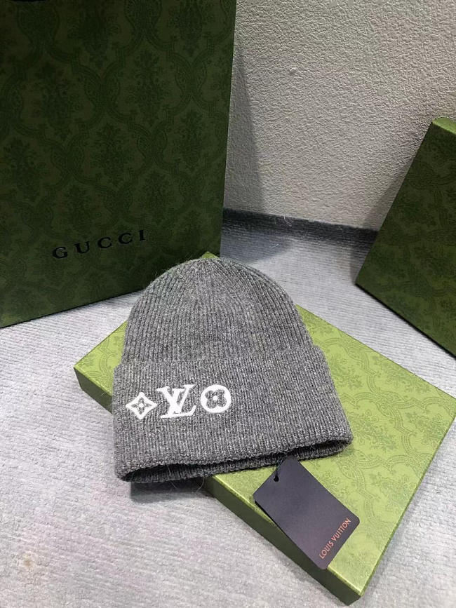 Louis Vuitton Beanie Code LV0053-02 - 1