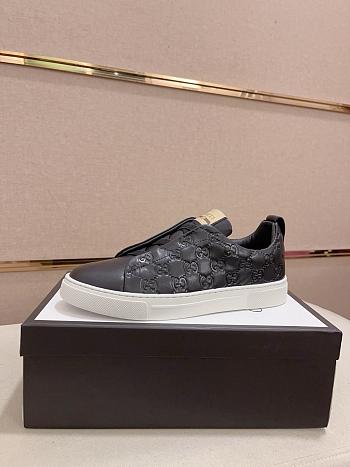 Gucci Men's Signature Sneaker Code GG961B