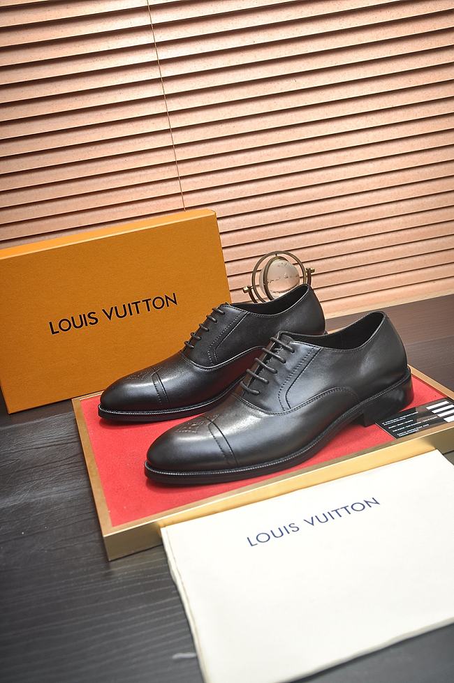 Louis Vuitton Loafer Barrett Lace-up Leather Oxford LV5241 - 1
