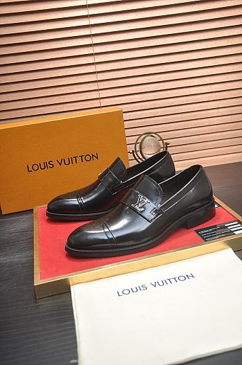 Louis Vuitton Loafer LOGO LV5841