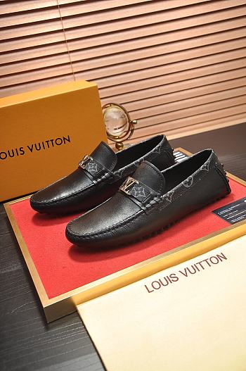 Louis Vuitton Loafer Men's LV2684