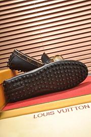 Louis Vuitton Loafer Men's LV2686 - 2