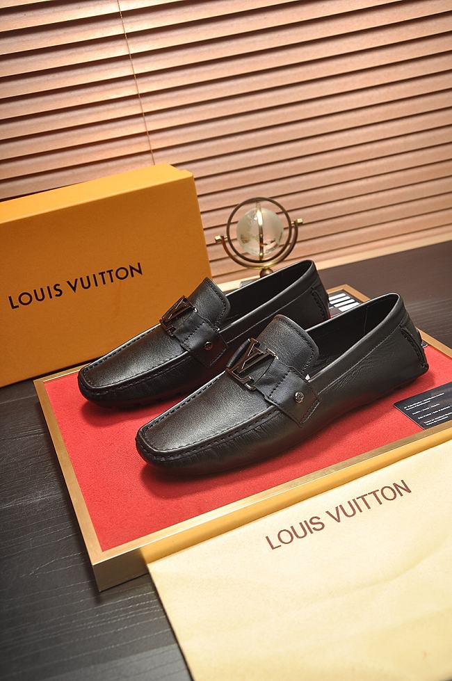 Louis Vuitton Loafer Men's Mocassins LV2582 - 1