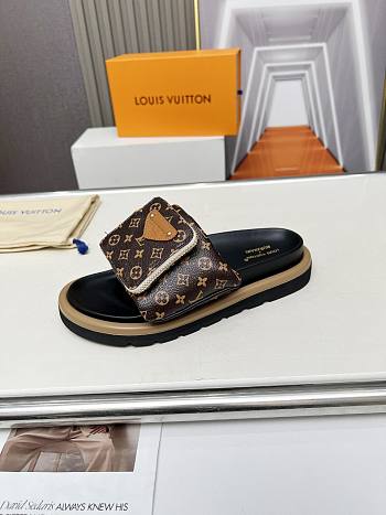 LV Pool Pillow Flat Comfort Mule xTM LV8745