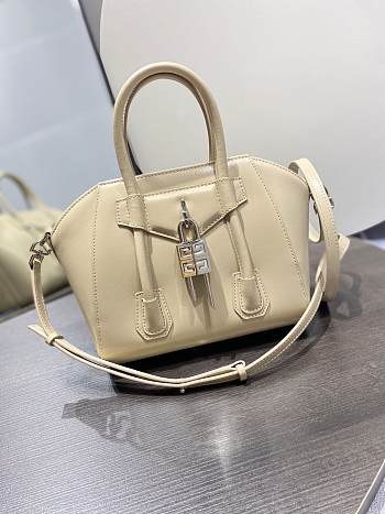 Givenchy Antigona Lock Bag G0230 Size 18x28x12cm