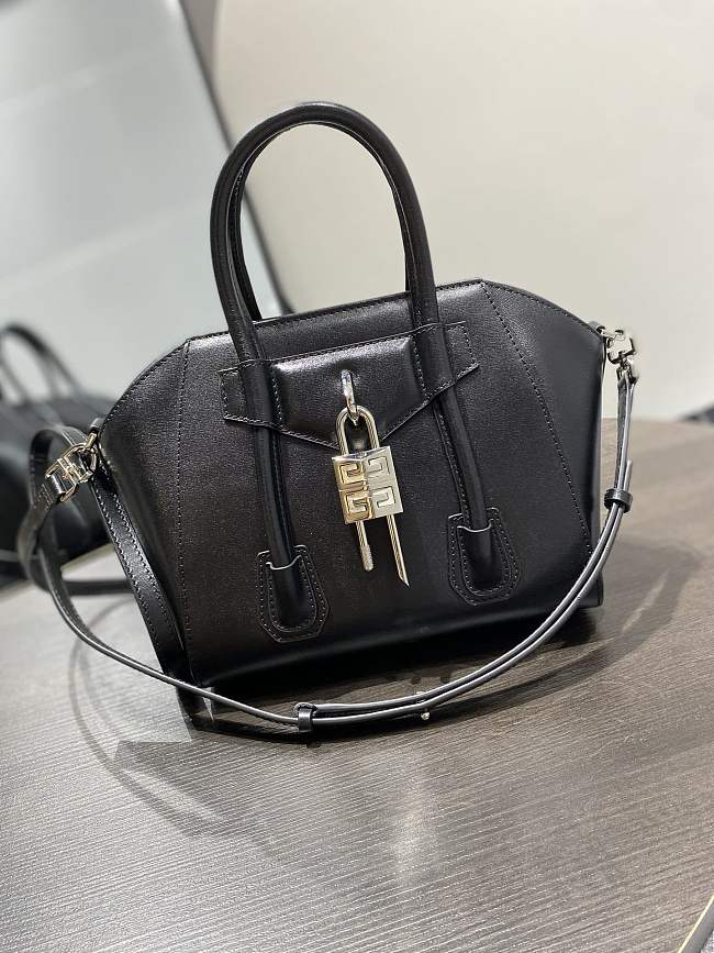 Givenchy Antigona Lock Bag G0231 Size 18x28x12cm - 1