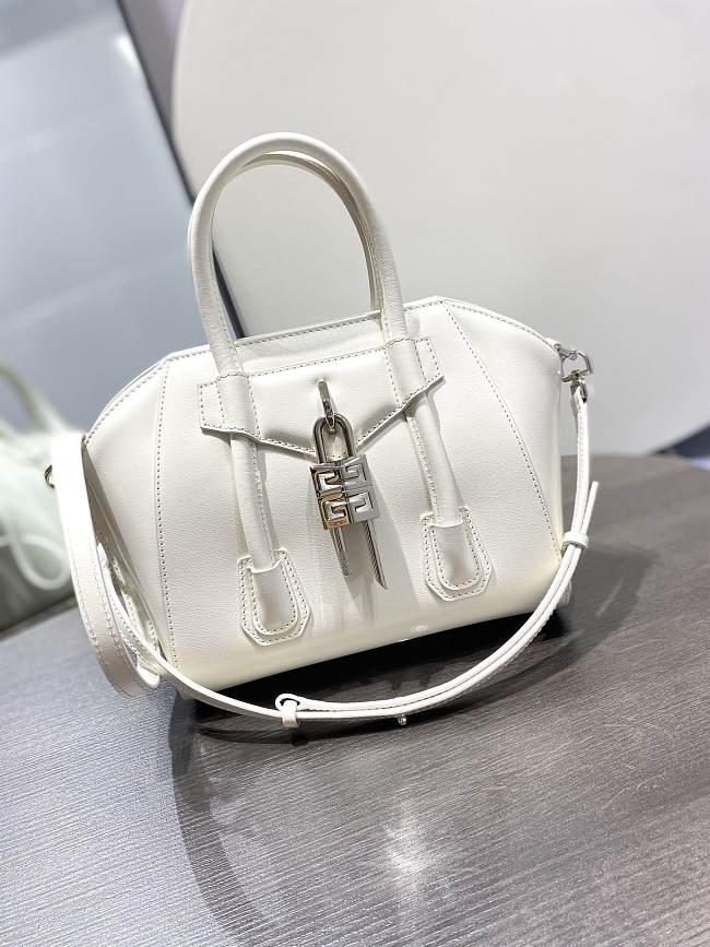 Givenchy Antigona Lock Bag G0232 Size 18x28x12cm - 1