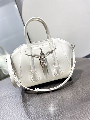 Givenchy Antigona Lock Bag G0232 Size 18x28x12cm