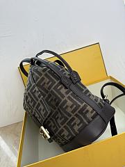 Fendi Backpack Code F2277 Size 26x12x23cm - 2