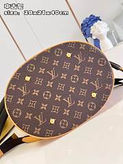 Louis Vuitton Backpack M21847 Size 30x40x15cm - 3