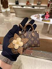 LV Bag Charm with Floral M02136 - 5