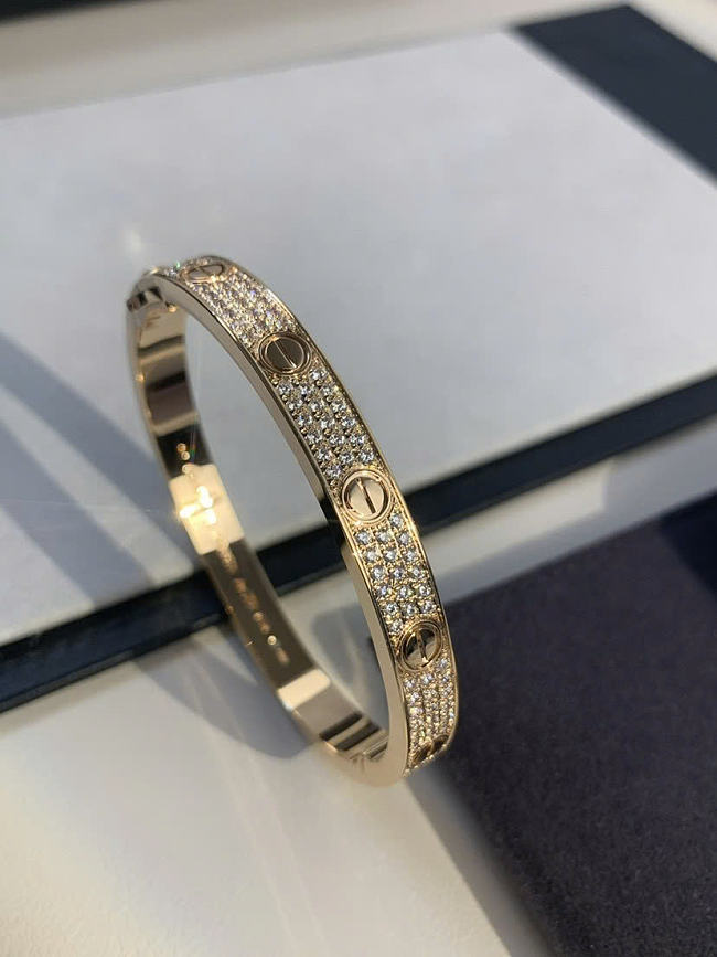 Cartier Bracelet Code C00541 - 1