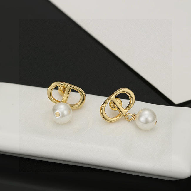 Dior Earrings Code D002591 - 1
