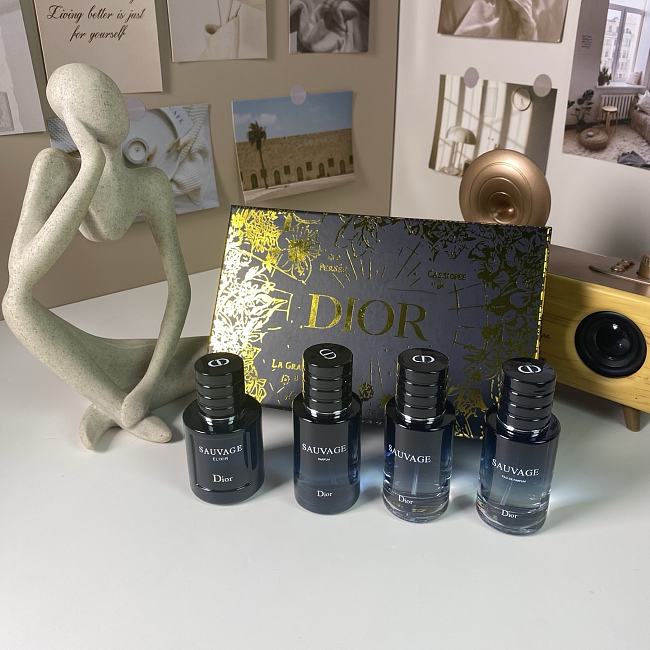 Dior Sauvage Perfume 12596 Sample Set (30ml x 4pieces) - 1