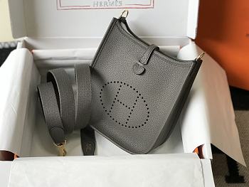 Hermès Evelyne Bag HM1623 Size 18cm