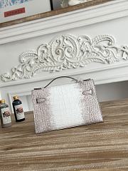 Hermès Kelly Pochette Crocodile HM185 Size 21x12x6cm - 6
