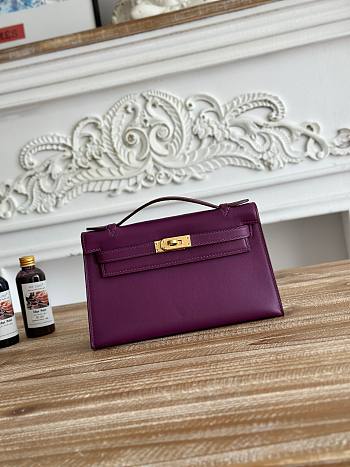 Hermès Kelly Pochette Rouge HM0042 Size 21x12x6cm