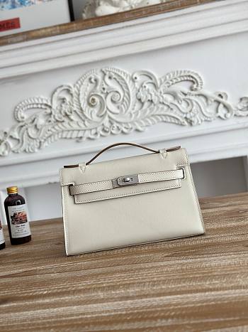 Hermès Kelly Pochette Rouge HM0159 Size 21x12x6cm