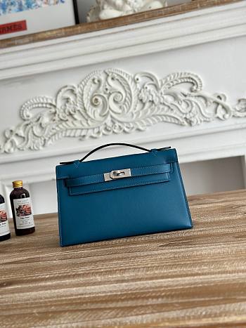 Hermès Kelly Pochette Rouge HM0160 Size 21x12x6cm