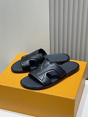 Louis Vuitton Slides Code LV3664 - 3