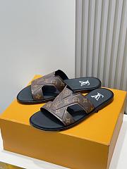 Louis Vuitton Slides Code LV3665 - 2