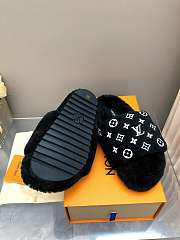 Louis Vuitton Slides LV3001 - 6