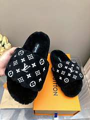 Louis Vuitton Slides LV3001 - 5