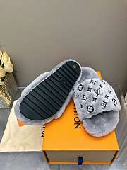 Louis Vuitton Slides LV3004 - 4