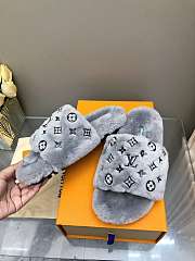 Louis Vuitton Slides LV3004 - 3