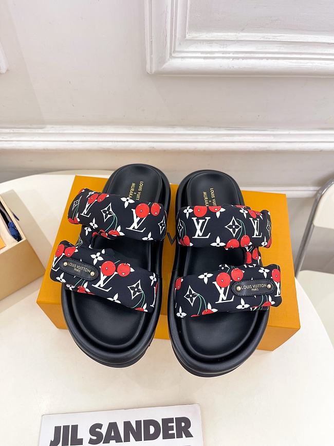 Louis Vuitton Slides LV3010 - 1