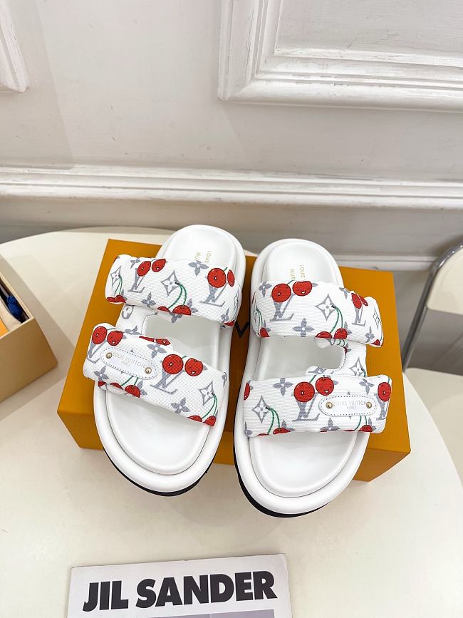 Louis Vuitton Slides LV3011 - 1