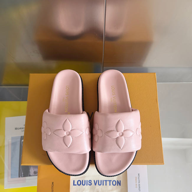 Louis Vuitton Slides LV3212 - 1