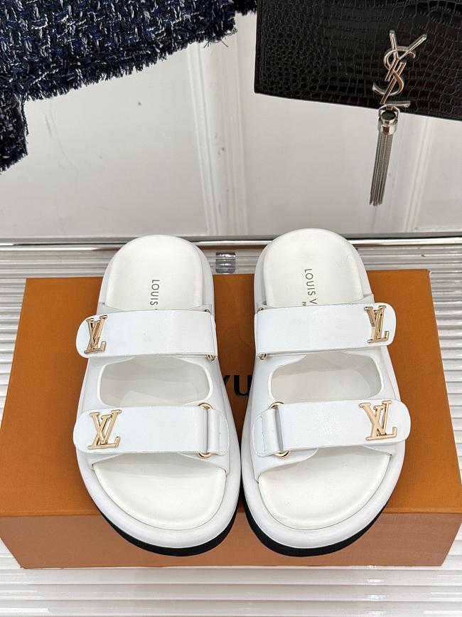 Louis Vuitton Slides LV6107 - 1