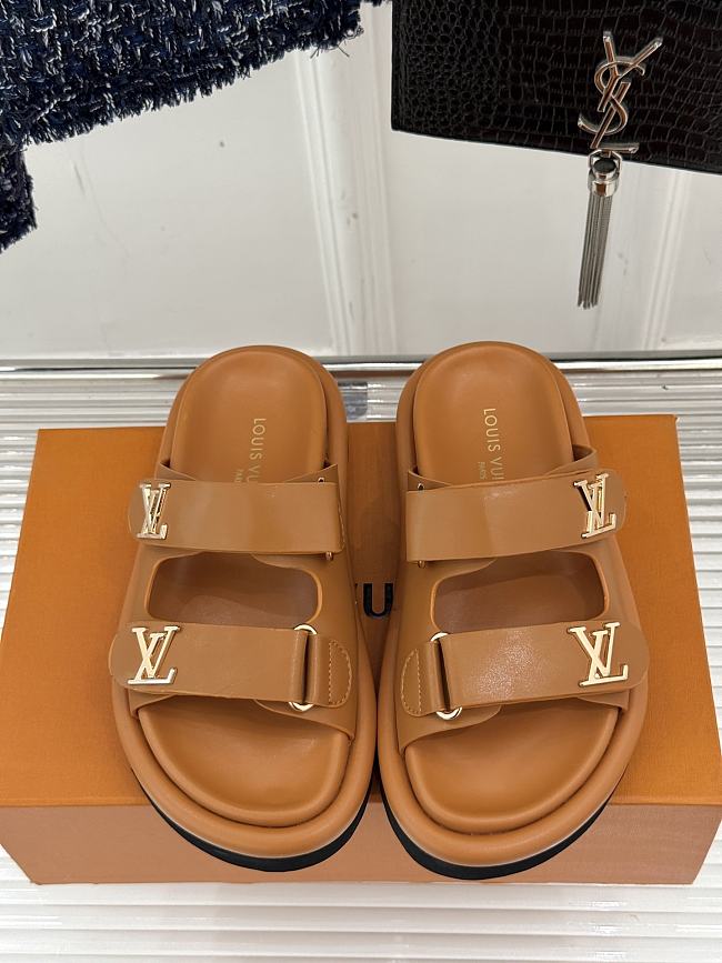 Louis Vuitton Slides LV6108 - 1