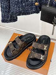 Louis Vuitton Slides LV6100 - 6