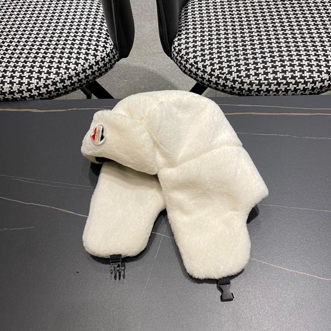 Moncler Beanie Code CAP566 - 1