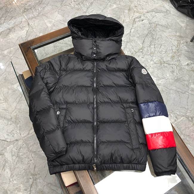 Moncler Down Jacket Code AC1081   - 1