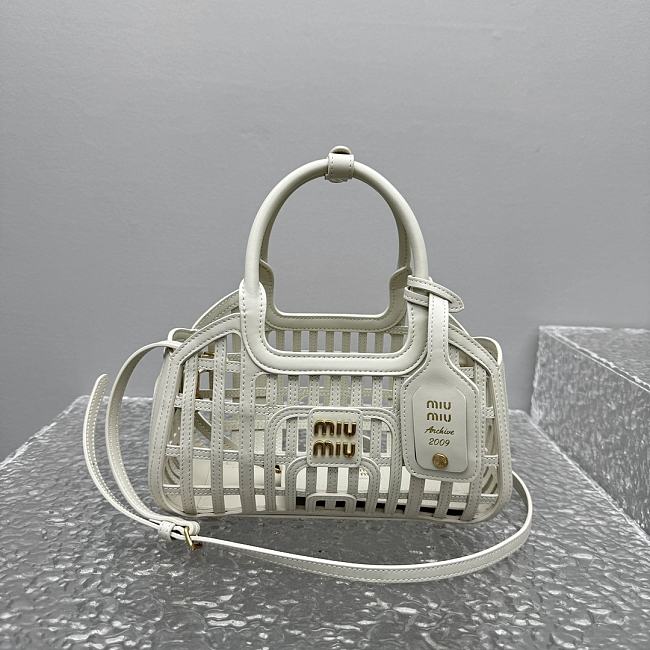 Miumiu Toe Bag MM6220 Size 24x13x9CM - 1