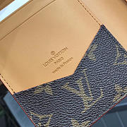 LV PASSPORT COVER M68906 Size10x14x2cm - 2