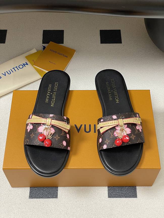 Louis Vuitton Women's Slides LV3117 - 1